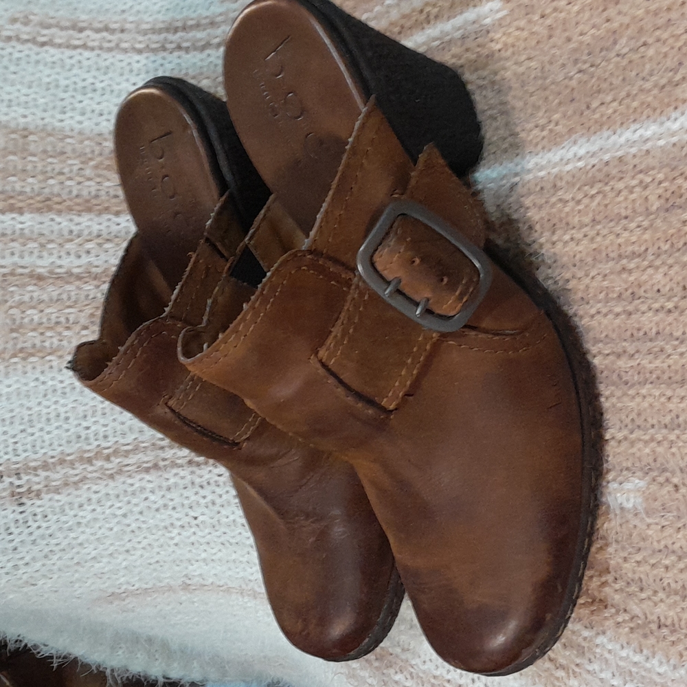 b.o.c healed leather clog sz 9.5